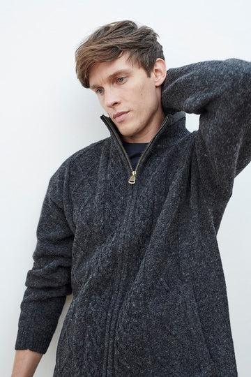 Wool windbreak-lined sweaters !